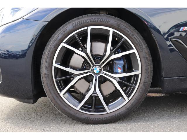５シリーズ ５３０ｉツーリング　Ｍスポーツ　カーボンブラック／認定中古車／インテリジェントセーフティ／電動シート／ナビ／Ｂｌｕｅｔｏｏｔｈ／ＬＥＤヘッドライト／ＥＴＣ／レザーシート／シートヒーター／オートテールゲート／バックカメラ／前車追従機能（23枚目）