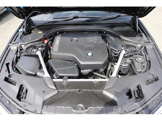 ５シリーズ ５３０ｉツーリング　Ｍスポーツ　カーボンブラック／認定中古車／インテリジェントセーフティ／電動シート／ナビ／Ｂｌｕｅｔｏｏｔｈ／ＬＥＤヘッドライト／ＥＴＣ／レザーシート／シートヒーター／オートテールゲート／バックカメラ／前車追従機能（24枚目）
