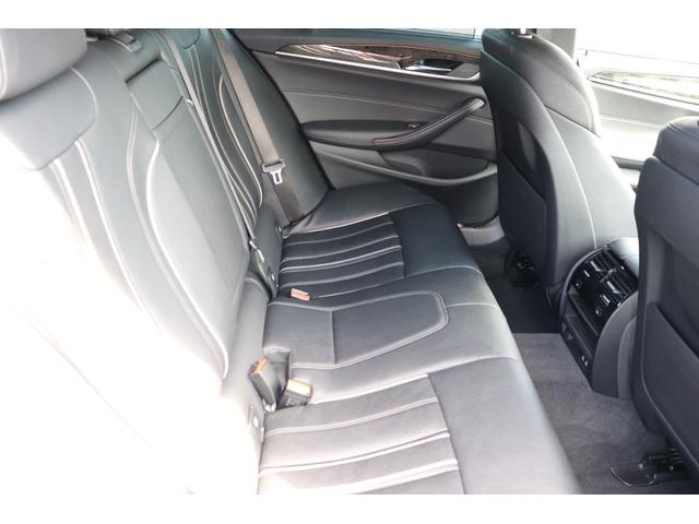５シリーズ ５３０ｉツーリング　Ｍスポーツ　カーボンブラック／認定中古車／インテリジェントセーフティ／電動シート／ナビ／Ｂｌｕｅｔｏｏｔｈ／ＬＥＤヘッドライト／ＥＴＣ／レザーシート／シートヒーター／オートテールゲート／バックカメラ／前車追従機能（33枚目）