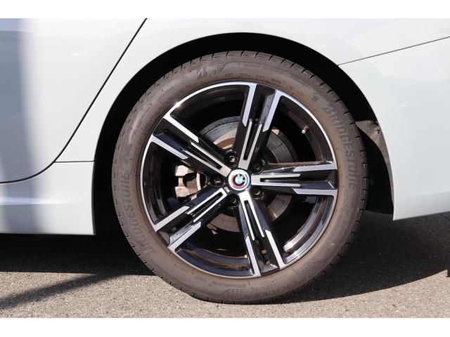 ３シリーズ ３２０ｉ　Ｍスポーツ　ハイラインパッケージ　ブルックリングレー／オートハイビーム／スマートキー／ＡＣＣ／パワーシート／ナビ／レーンアシスト／被害軽減ブレーキ／ＬＥＤ／Ｂｌｕｅｔｏｏｔｈ／ＥＴＣ／シートヒーター／前後センサー／アラウンドカメラ（15枚目）