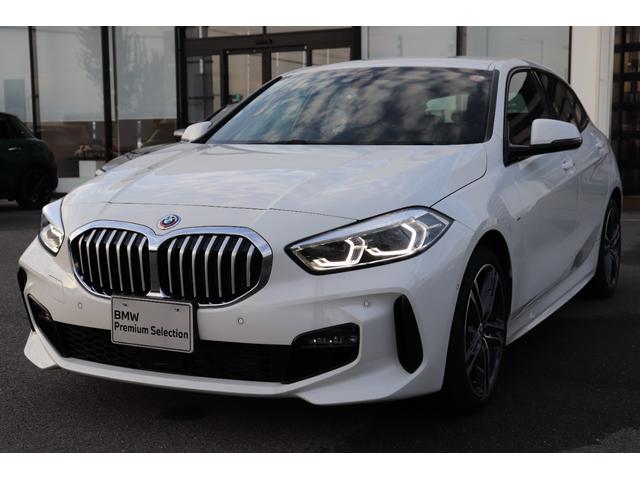 １シリーズ １１８ｉ　Ｍスポーツ　アルピンホワイト／認定中古車／ディーラー／レンタアップ／ブルートゥース／コーナーセンサー／ＥＴＣ／ＬＥＤヘッド／ＡＣＣ／バックカメラ／電動シ－ト／ＵＳＢ／スマートキー／ＨＤＤナビ／ナビ／キーレス（5枚目）