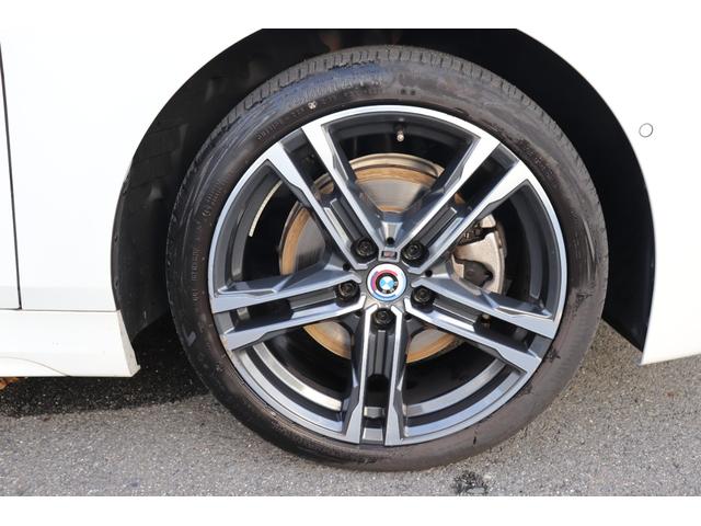 １シリーズ １１８ｉ　Ｍスポーツ　アルピンホワイト／認定中古車／ディーラー／レンタアップ／ブルートゥース／コーナーセンサー／ＥＴＣ／ＬＥＤヘッド／ＡＣＣ／バックカメラ／電動シ－ト／ＵＳＢ／スマートキー／ＨＤＤナビ／ナビ／キーレス（10枚目）