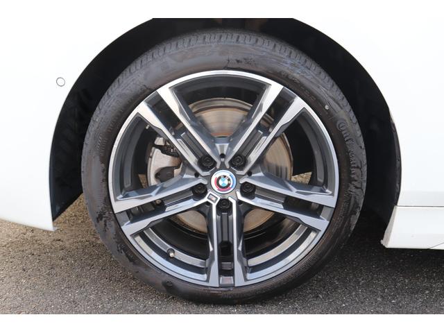 １シリーズ １１８ｉ　Ｍスポーツ　アルピンホワイト／認定中古車／ディーラー／レンタアップ／ブルートゥース／コーナーセンサー／ＥＴＣ／ＬＥＤヘッド／ＡＣＣ／バックカメラ／電動シ－ト／ＵＳＢ／スマートキー／ＨＤＤナビ／ナビ／キーレス（13枚目）