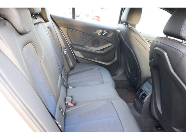 １シリーズ １１８ｉ　Ｍスポーツ　アルピンホワイト／認定中古車／ディーラー／レンタアップ／ブルートゥース／コーナーセンサー／ＥＴＣ／ＬＥＤヘッド／ＡＣＣ／バックカメラ／電動シ－ト／ＵＳＢ／スマートキー／ＨＤＤナビ／ナビ／キーレス（33枚目）