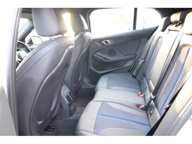１シリーズ １１８ｉ　Ｍスポーツ　アルピンホワイト／認定中古車／ディーラー／レンタアップ／ブルートゥース／コーナーセンサー／ＥＴＣ／ＬＥＤヘッド／ＡＣＣ／バックカメラ／電動シ－ト／ＵＳＢ／スマートキー／ＨＤＤナビ／ナビ／キーレス（39枚目）
