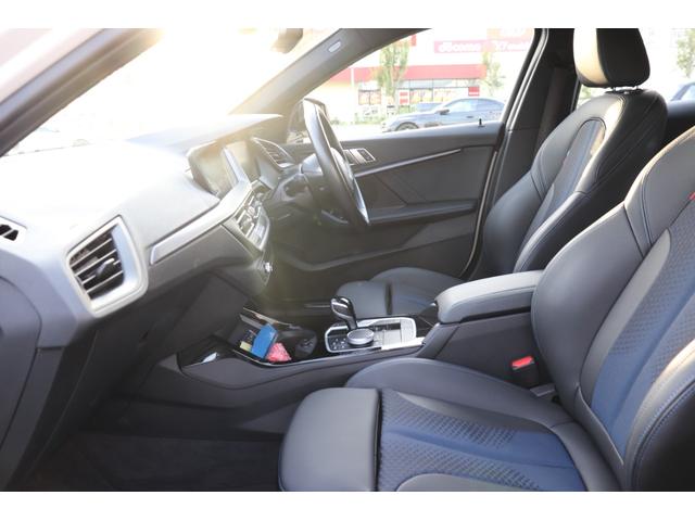 １シリーズ １１８ｉ　Ｍスポーツ　アルピンホワイト／認定中古車／ディーラー／レンタアップ／ブルートゥース／コーナーセンサー／ＥＴＣ／ＬＥＤヘッド／ＡＣＣ／バックカメラ／電動シ－ト／ＵＳＢ／スマートキー／ＨＤＤナビ／ナビ／キーレス（42枚目）
