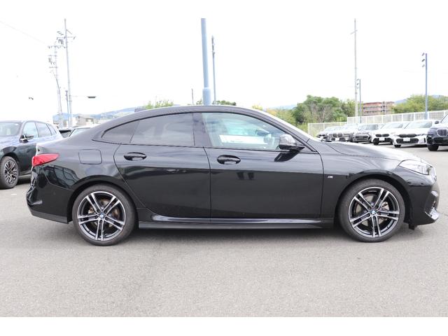 ２シリーズ ２１８ｄグランクーペ　Ｍスポーツ　ブラックサファイア／認定中古車／ディーラー／パワーシート／Ｐアシスト／ＵＳＢ／Ｂカメラ／Ｂｌｕｅｔｏｏｔｈ／前車追従機能／ＬＥＤヘッドライト／ＨＤＤナビ／スマートキー／衝突軽減ブレーキ／ＥＴＣ／（11枚目）
