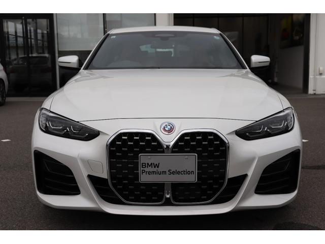 ４シリーズ ４２０ｉグランクーペ　Ｍスポーツハイラインパッケージ　ミネラルホワイト／認定中古車／ディーラー／黒革シート／パーキングアシスト／衝突軽減ブレーキ／ＨＤＤナビ／ＥＴＣ車載器／シートヒーター／ＬＥＤヘッドライト／ＡＣＣ／ＵＳＢ／前後センサー／Ｂカメラ／（4枚目）