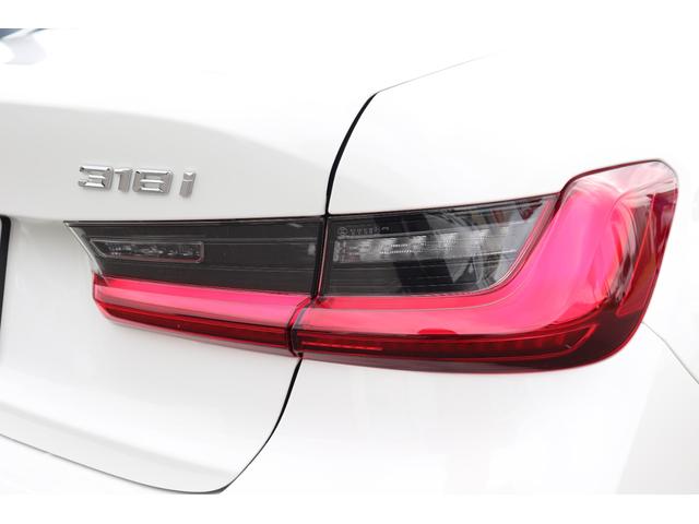 ３シリーズ ３１８ｉ　Ｍスポーツ　ハイラインパッケージ　アルピンホワイト／認定中古車／ディーラー車／レンタアップ／アクティブクルーズコントロール／ＥＴＣ／パワーシート／Ｂｌｕｅｔｏｏｔｈ／シートヒーター／バックカメラ／近距離センサー／緊急ブレーキアシスト（22枚目）