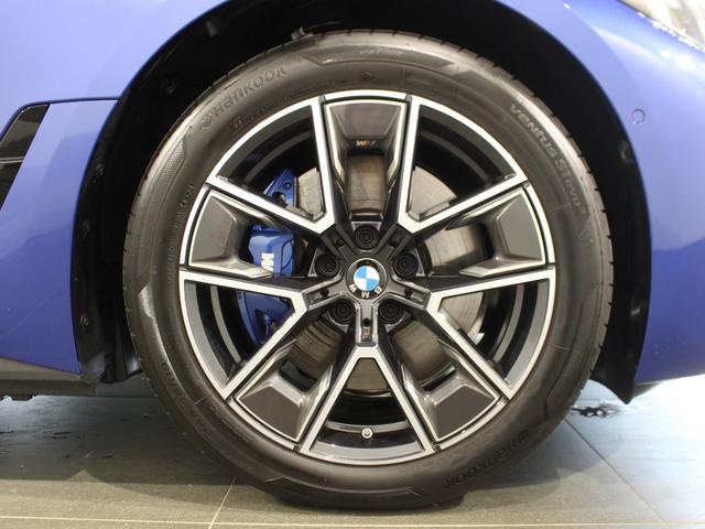 i4 eDrive 40 Mスポーツ ポルティマオブルー/認定中古車/デモカー/トップビューカメラ/電動シート/バックカメラ/アクティブクルーズコントロール/シートヒーター/ETC/Bluetoothオーディオ/パーキングアシスト/全周囲(12枚目)