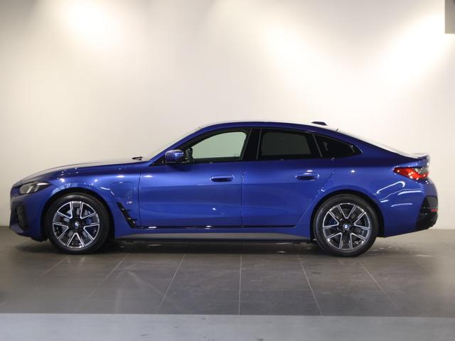 i4 eDrive 40 Mスポーツ ポルティマオブルー/認定中古車/デモカー/トップビューカメラ/電動シート/バックカメラ/アクティブクルーズコントロール/シートヒーター/ETC/Bluetoothオーディオ/パーキングアシスト/全周囲(15枚目)