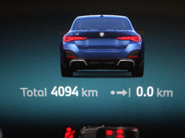 i4 eDrive 40 Mスポーツ ポルティマオブルー/認定中古車/デモカー/トップビューカメラ/電動シート/バックカメラ/アクティブクルーズコントロール/シートヒーター/ETC/Bluetoothオーディオ/パーキングアシスト/全周囲(25枚目)