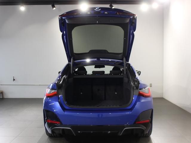 i4 eDrive 40 Mスポーツ ポルティマオブルー/認定中古車/デモカー/トップビューカメラ/電動シート/バックカメラ/アクティブクルーズコントロール/シートヒーター/ETC/Bluetoothオーディオ/パーキングアシスト/全周囲(66枚目)