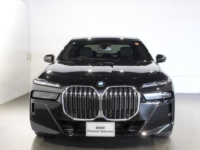 ７シリーズ ７４０ｄ　ｘＤｒｉｖｅ　Ｍスポーツ　ブラックサファイア／認定中古車／ディーラー／バックカメラ／パノラマガラスサンルーフ／レザーシート／ＬＥＤ／３６０度カメラ／ＡＣＣ／４ＷＤ／車線逸脱／ＥＴＣ／シートヒーター／シートエアコン／ＨＤＤナビ（3枚目）