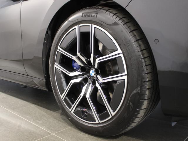 ７シリーズ ７４０ｄ　ｘＤｒｉｖｅ　Ｍスポーツ　ブラックサファイア／認定中古車／ディーラー／バックカメラ／パノラマガラスサンルーフ／レザーシート／ＬＥＤ／３６０度カメラ／ＡＣＣ／４ＷＤ／車線逸脱／ＥＴＣ／シートヒーター／シートエアコン／ＨＤＤナビ（13枚目）