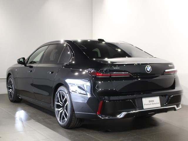 ７シリーズ ７４０ｄ　ｘＤｒｉｖｅ　Ｍスポーツ　ブラックサファイア／認定中古車／ディーラー／バックカメラ／パノラマガラスサンルーフ／レザーシート／ＬＥＤ／３６０度カメラ／ＡＣＣ／４ＷＤ／車線逸脱／ＥＴＣ／シートヒーター／シートエアコン／ＨＤＤナビ（14枚目）