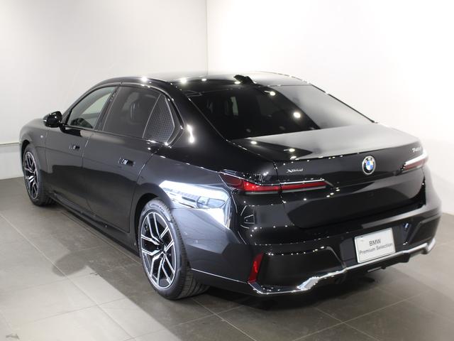 ７シリーズ ７４０ｄ　ｘＤｒｉｖｅ　Ｍスポーツ　ブラックサファイア／認定中古車／ディーラー／バックカメラ／パノラマガラスサンルーフ／レザーシート／ＬＥＤ／３６０度カメラ／ＡＣＣ／４ＷＤ／車線逸脱／ＥＴＣ／シートヒーター／シートエアコン／ＨＤＤナビ（16枚目）