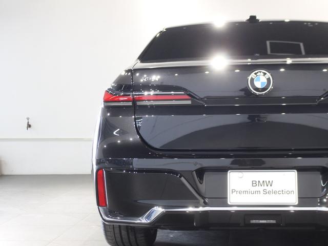 ７シリーズ ７４０ｄ　ｘＤｒｉｖｅ　Ｍスポーツ　ブラックサファイア／認定中古車／ディーラー／バックカメラ／パノラマガラスサンルーフ／レザーシート／ＬＥＤ／３６０度カメラ／ＡＣＣ／４ＷＤ／車線逸脱／ＥＴＣ／シートヒーター／シートエアコン／ＨＤＤナビ（18枚目）