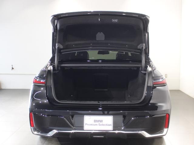 ７シリーズ ７４０ｄ　ｘＤｒｉｖｅ　Ｍスポーツ　ブラックサファイア／認定中古車／ディーラー／バックカメラ／パノラマガラスサンルーフ／レザーシート／ＬＥＤ／３６０度カメラ／ＡＣＣ／４ＷＤ／車線逸脱／ＥＴＣ／シートヒーター／シートエアコン／ＨＤＤナビ（69枚目）