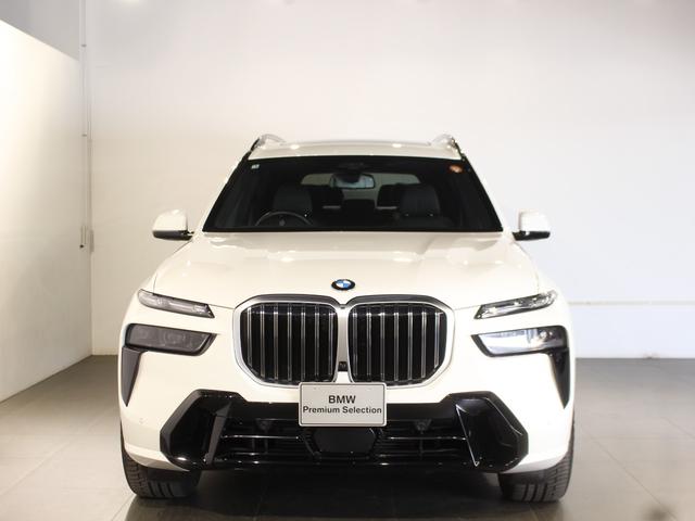 X7 xDrive 40d Mスポーツ アルピンホワイト/認定中古車/ディーラー/デモカー/ガラスサンルーフ/パーキングアシスト/360°カメラ/バックカメラ/車線逸脱警告/スマートキー/シートヒーター/エアサス/シートエアコン/ACC(3枚目)