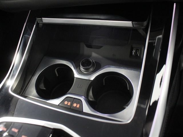 Ｘ７ ｘＤｒｉｖｅ　４０ｄ　Ｍスポーツ　認定中古車／禁煙車／正規ディーラー車／６コンフォートシート／黒レザー／スカイラウンジパノラマガラスサンルーフ／ドア　ソフト　クローズ　オートマチック／ドリンク　ホルダー　温度調整機能／ベンチレーション（32枚目）