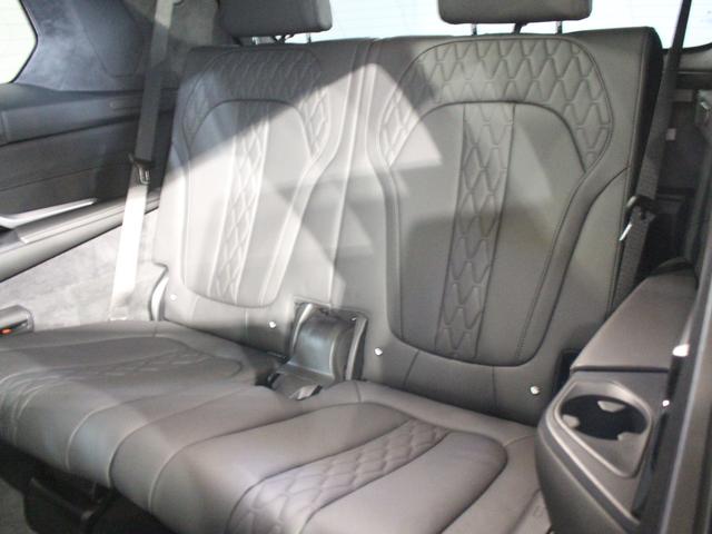 Ｘ７ ｘＤｒｉｖｅ　４０ｄ　Ｍスポーツ　認定中古車／禁煙車／正規ディーラー車／６コンフォートシート／黒レザー／スカイラウンジパノラマガラスサンルーフ／ドア　ソフト　クローズ　オートマチック／ドリンク　ホルダー　温度調整機能／ベンチレーション（69枚目）