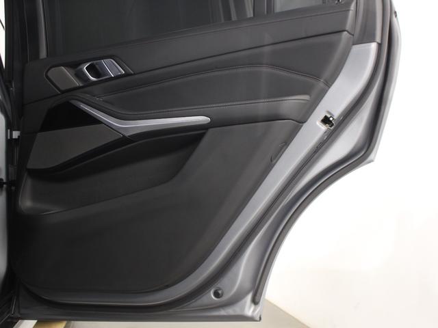 Ｘ７ ｘＤｒｉｖｅ　４０ｄ　Ｍスポーツ　認定中古車／禁煙車／正規ディーラー車／６コンフォートシート／黒レザー／スカイラウンジパノラマガラスサンルーフ／ドア　ソフト　クローズ　オートマチック／ドリンク　ホルダー　温度調整機能／ベンチレーション（71枚目）