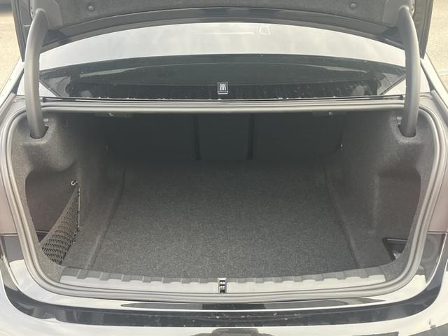 ３シリーズ ３２０ｄ　ｘＤｒｉｖｅＭスポーツエディションシャドー　認定中古車／正規ディーラー車／レンタカーアップ／禁煙車／エディションシャドー／シートヒーター／全周囲カメラ／アクティブクルーズコントロール／ドライビング　アシスタント　プロフェッショナル／ＥＴＣ／ナビ（13枚目）