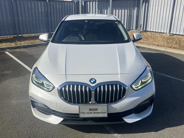 １シリーズ １１８ｉ　ファッショニスタ　認定中古車／正規ディーラー車／レンタカーアップ／禁煙車／ファッショニスタ／ステアリングヒーター／レザーシート／モカレザー／シートヒーター／アクティブクルーズコントロール／電動シート調整／ＥＴＣ／ナビ／（2枚目）