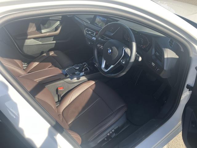 １シリーズ １１８ｉ　ファッショニスタ　認定中古車／正規ディーラー車／レンタカーアップ／禁煙車／ファッショニスタ／ステアリングヒーター／レザーシート／モカレザー／シートヒーター／アクティブクルーズコントロール／電動シート調整／ＥＴＣ／ナビ／（6枚目）