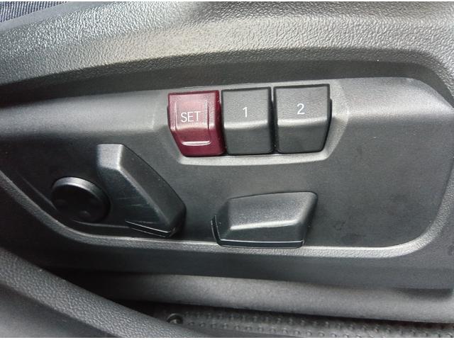 MINI クーパーC フェイバリット・トリム MN2年 デモカー ナビ ACC シートヒーター パワーシート プライバシーガラス 衝突・被害軽減ブレーキ 踏み間違い防止機能 バックカメラ 後退アシスト 駐車支援システム フェイバードトリム(2枚目)