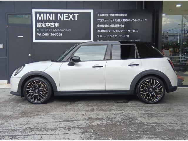 MINI クーパーC フェイバリット・トリム MN2年 デモカー ナビ ACC シートヒーター パワーシート プライバシーガラス 衝突・被害軽減ブレーキ 踏み間違い防止機能 バックカメラ 後退アシスト 駐車支援システム フェイバードトリム(6枚目)
