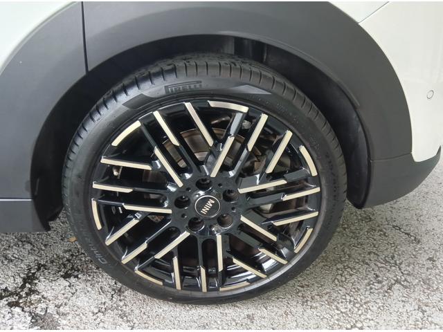 MINI クーパーC フェイバリット・トリム MN2年 デモカー ナビ ACC シートヒーター パワーシート プライバシーガラス 衝突・被害軽減ブレーキ 踏み間違い防止機能 バックカメラ 後退アシスト 駐車支援システム フェイバードトリム(9枚目)