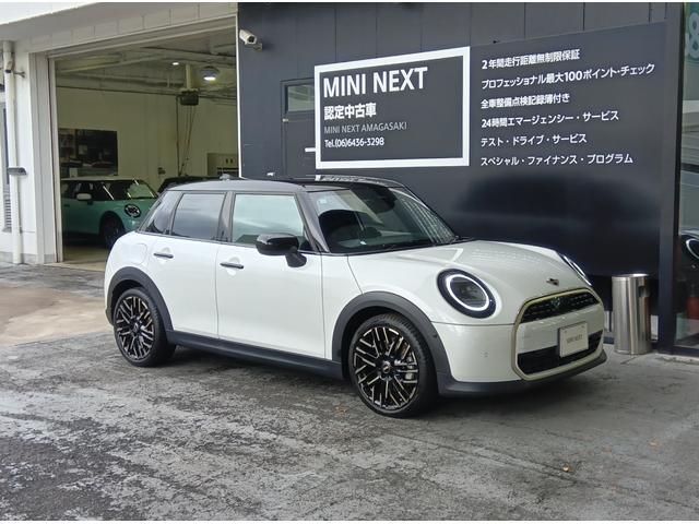MINI クーパーC フェイバリット・トリム MN2年 デモカー ナビ ACC シートヒーター パワーシート プライバシーガラス 衝突・被害軽減ブレーキ 踏み間違い防止機能 バックカメラ 後退アシスト 駐車支援システム フェイバードトリム(10枚目)
