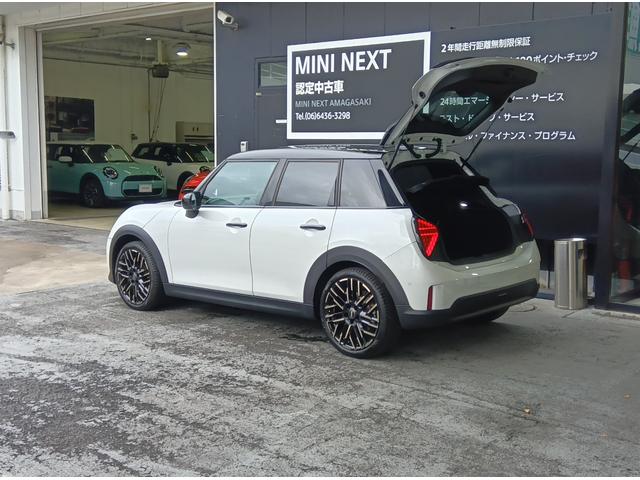 MINI クーパーC フェイバリット・トリム MN2年 デモカー ナビ ACC シートヒーター パワーシート プライバシーガラス 衝突・被害軽減ブレーキ 踏み間違い防止機能 バックカメラ 後退アシスト 駐車支援システム フェイバードトリム(22枚目)