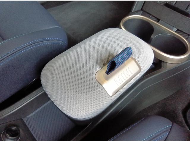 MINI クーパーC フェイバリット・トリム MN2年 デモカー ナビ ACC シートヒーター パワーシート プライバシーガラス 衝突・被害軽減ブレーキ 踏み間違い防止機能 バックカメラ 後退アシスト 駐車支援システム フェイバードトリム(45枚目)