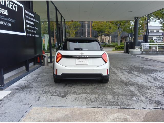 MINI クーパーC フェイバリット・トリム MN2年 デモカー ナビ ACC シートヒーター パワーシート プライバシーガラス 衝突・被害軽減ブレーキ 踏み間違い防止機能 バックカメラ 後退アシスト 駐車支援システム フェイバードトリム(46枚目)