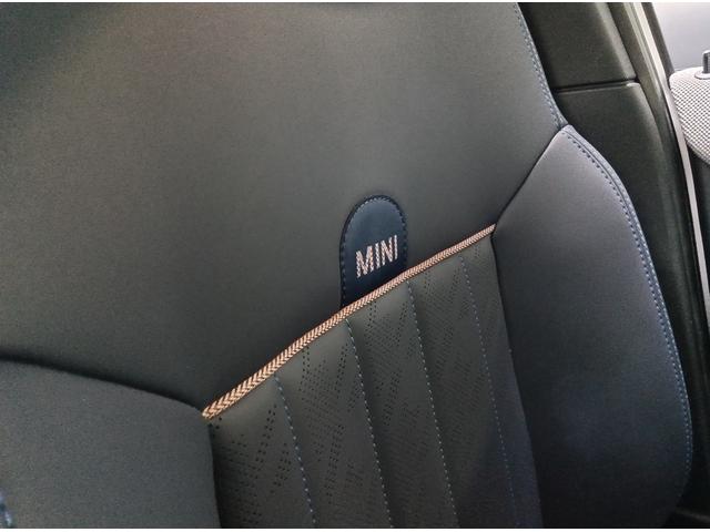 MINI クーパーC フェイバリット・トリム MN2年 デモカー ナビ ACC シートヒーター パワーシート プライバシーガラス 衝突・被害軽減ブレーキ 踏み間違い防止機能 バックカメラ 後退アシスト 駐車支援システム フェイバードトリム(48枚目)