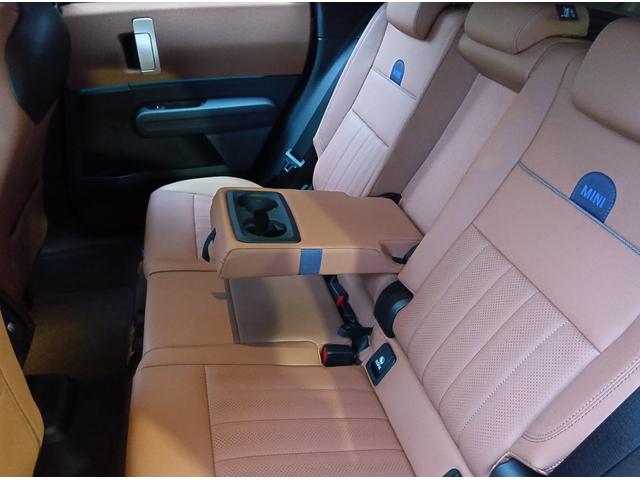 MINI カントリーマンSオール4 フェイバリット・トリム MN2年保証 ALL4 デモカー ACC 全周囲カメラ フェイバードトリム ドラレコ ナビ シート&ステアリングヒーター ETC 前後PDC 四輪駆動 踏み間違い防止機能後進アシスト(8枚目)