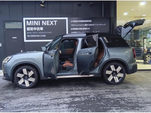 MINI カントリーマンSオール4 フェイバリット・トリム MN2年保証 ALL4 デモカー ACC 全周囲カメラ フェイバードトリム ドラレコ ナビ シート&ステアリングヒーター ETC 前後PDC 四輪駆動 踏み間違い防止機能後進アシスト(18枚目)