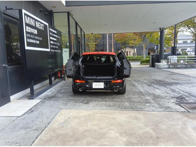 ＭＩＮＩ ジョンクーパーワークス　クラブマン　ＪＣＷ・トリム　ＭＮ２年保証　ワンオーナー　ＪＣＷ　　ＡＬＬ４　パドルシフト　ミッドナイトブラック　カバナシート装備　ピアノブラックエクステリア　バックカメラ　縦列駐車アシスト　車検整備付（11枚目）