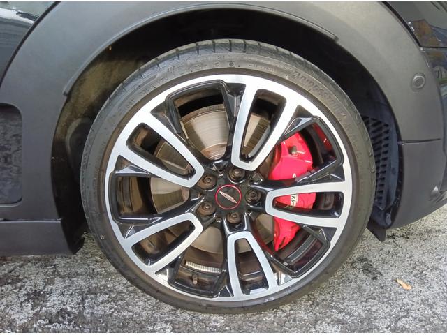 ＭＩＮＩ ジョンクーパーワークス　クラブマン　ＪＣＷ・トリム　ＭＮ２年保証　ワンオーナー　ＪＣＷ　　ＡＬＬ４　パドルシフト　ミッドナイトブラック　カバナシート装備　ピアノブラックエクステリア　バックカメラ　縦列駐車アシスト　車検整備付（43枚目）