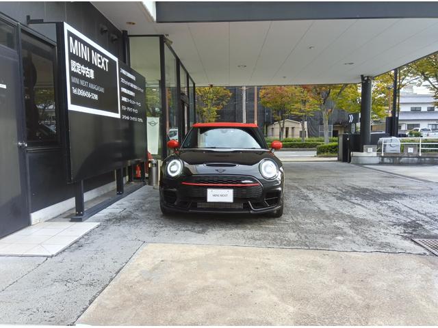 ＭＩＮＩ ジョンクーパーワークス　クラブマン　ＪＣＷ・トリム　ＭＮ２年保証　ワンオーナー　ＪＣＷ　　ＡＬＬ４　パドルシフト　ミッドナイトブラック　カバナシート装備　ピアノブラックエクステリア　バックカメラ　縦列駐車アシスト　車検整備付（55枚目）