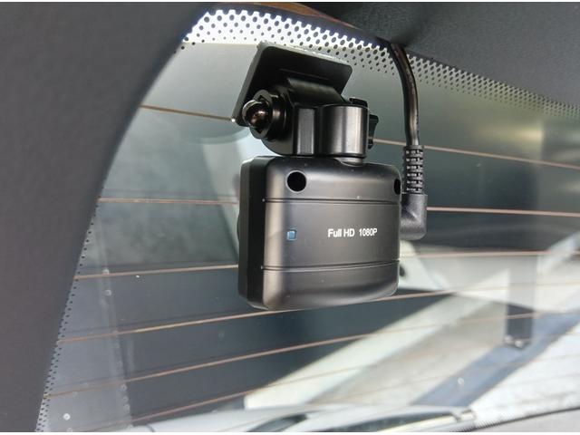 ＭＩＮＩ クーパークラブマンプレミアム＋Ｐ　クラシック・トリム　ＭＮ２年保証　ワンオーナー　ナビ　前後ドラレコ　社外品フルセグチューナー　ナノクホワイト／ブラックルーフ　アップルカープレイ　バックカメラ　前後ＰＤＣ　管理ユーザー下取り車（4枚目）