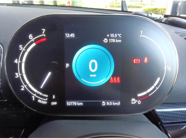 ＭＩＮＩ クーパークラブマンプレミアム＋Ｐ　クラシック・トリム　ＭＮ２年保証　ワンオーナー　ナビ　前後ドラレコ　社外品フルセグチューナー　ナノクホワイト／ブラックルーフ　アップルカープレイ　バックカメラ　前後ＰＤＣ　管理ユーザー下取り車（11枚目）