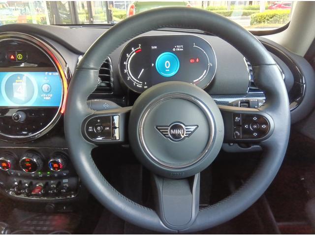 ＭＩＮＩ クーパークラブマンプレミアム＋Ｐ　クラシック・トリム　ＭＮ２年保証　ワンオーナー　ナビ　前後ドラレコ　社外品フルセグチューナー　ナノクホワイト／ブラックルーフ　アップルカープレイ　バックカメラ　前後ＰＤＣ　管理ユーザー下取り車（12枚目）