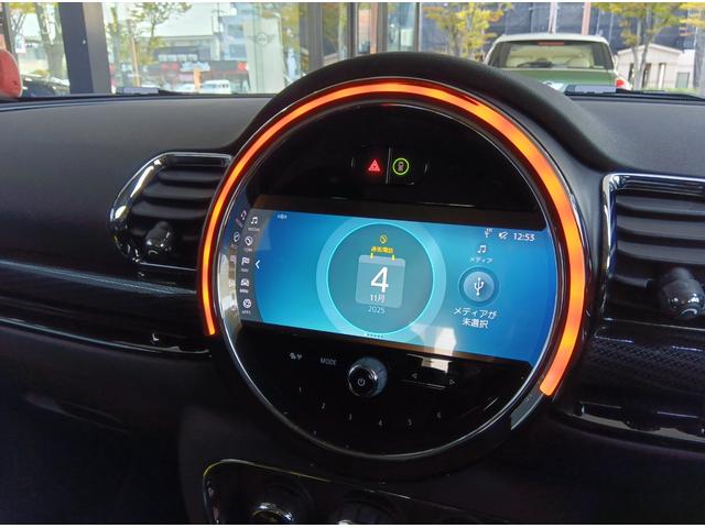 ＭＩＮＩ クーパークラブマンプレミアム＋Ｐ　クラシック・トリム　ＭＮ２年保証　ワンオーナー　ナビ　前後ドラレコ　社外品フルセグチューナー　ナノクホワイト／ブラックルーフ　アップルカープレイ　バックカメラ　前後ＰＤＣ　管理ユーザー下取り車（14枚目）