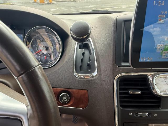 クライスラー・タウン&カントリー LIMITED サンルーフ 新車並行 実走行車両 ヴォーグタイヤ ドラレコ(28枚目)