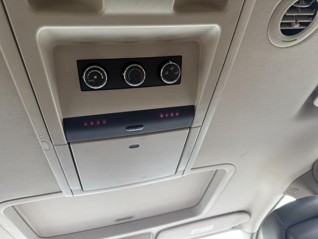 クライスラー・タウン&カントリー LIMITED サンルーフ 新車並行 実走行車両 ヴォーグタイヤ ドラレコ(42枚目)