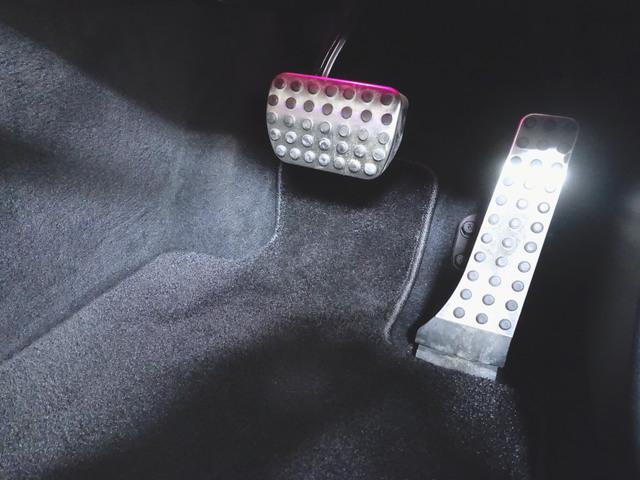 ＧＬＣ ＧＬＣ２２０　ｄ　４マチック　クーペ　ＡＭＧライン　レザーエクスクルーシブパッケージ　Ｂｌｕｅｔｏｏｔｈ接続　ＥＴＣ　ＬＥＤヘッドライト　ＴＶ　アイドリングストップ　クルーズコントロール　コネクテッド機能　サイドカメラ　サンルーフ・ガラスルーフ（9枚目）